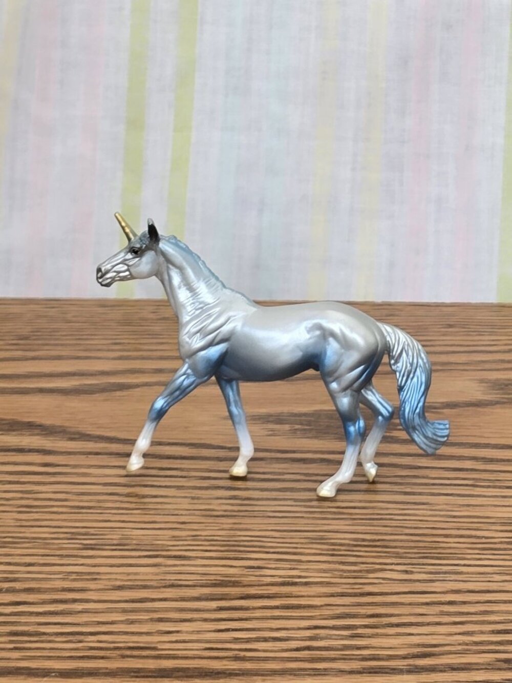 Breyer Stablemates #97268 Blue & Silver Decorator Walking Thoroughbred